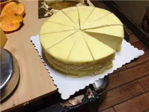 杭州蛋糕烘焙培训学校-榴莲千层蛋糕的做法