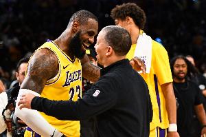 76人vs詹姆斯直播_76人vs詹姆斯比赛回放_76人vs詹姆斯精彩集锦回放